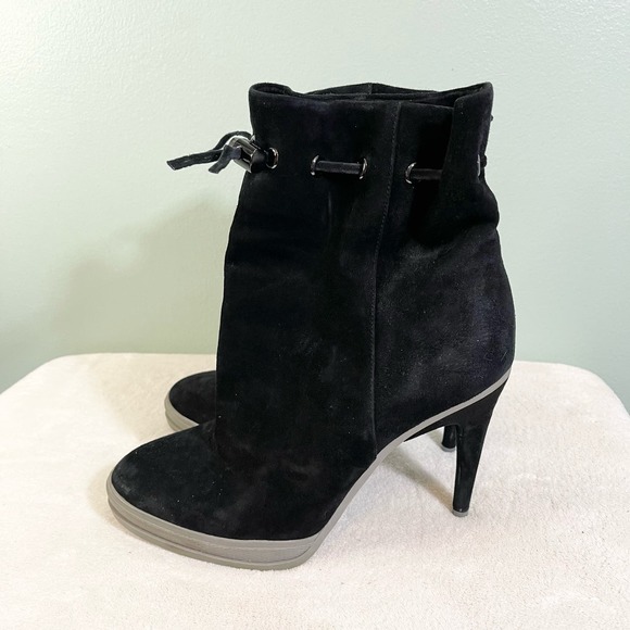 BCBGMAXAZRIA Womens Black Drawstring Real Rabbit Fur Stiletto Heel Boots Size 8M - Picture 2 of 12